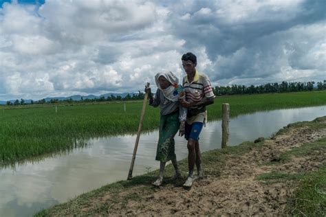 Join challenge to match refugees’ 2 billion KM journey .